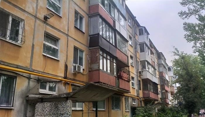 Можно ли курить на балконе многоквартирного дома в Екатеринбурге?